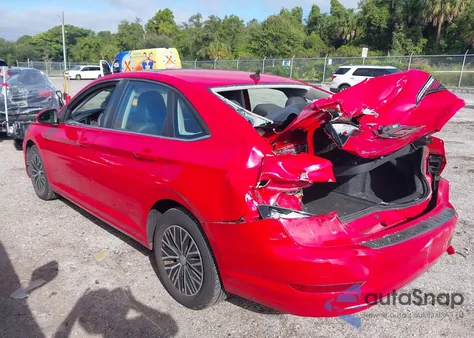 2019 Volkswagen Jetta 1.4T R-Line/1.4T S/1.4T Se z USA, uszkodzony, nr VIN 3VWC57BU5KM192097